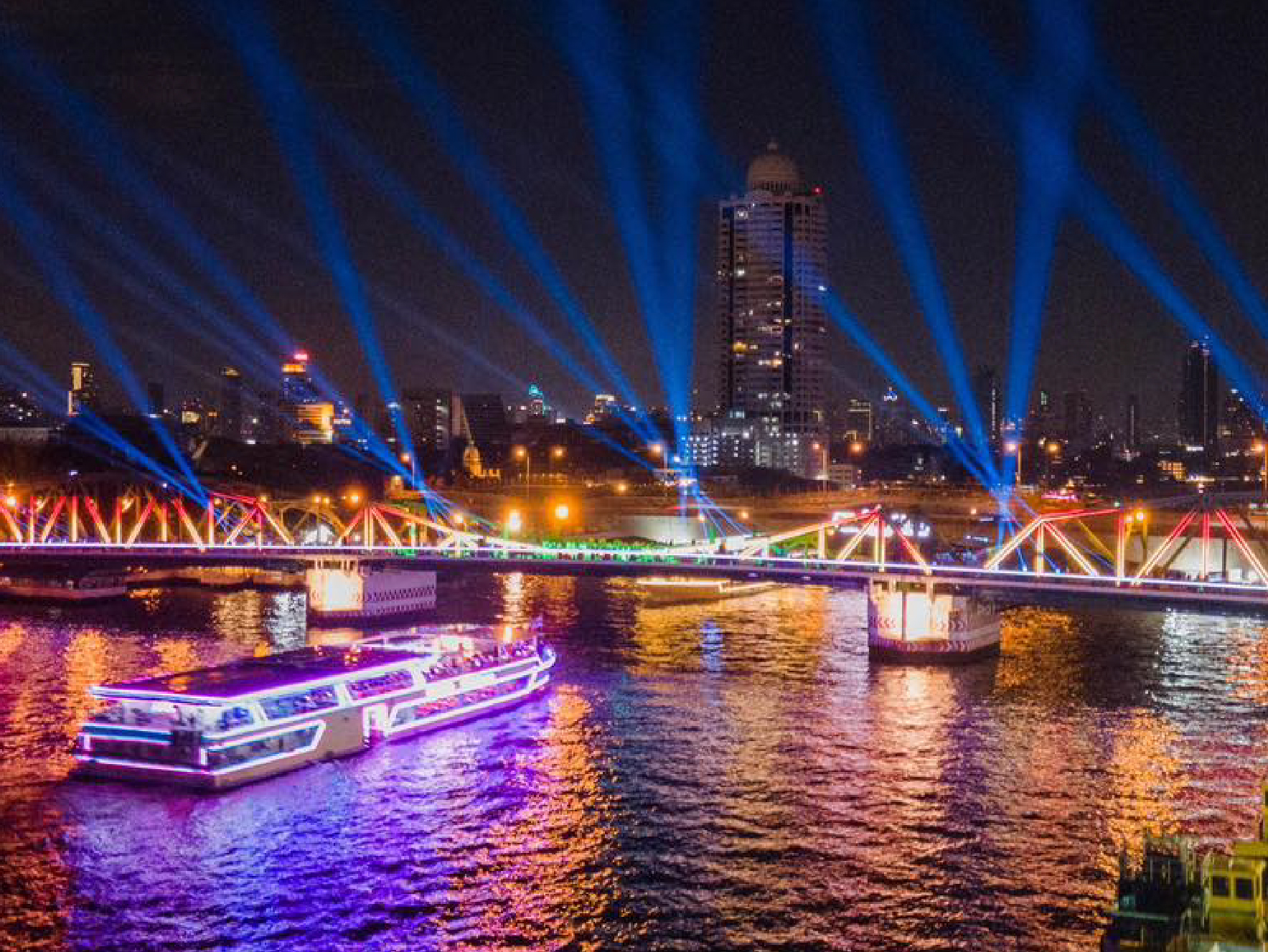 เช็กพิกัด 8 จุดชมพลุ แสงสี ‘VIJIT CHAO PHRAYA 2023’ ณ ริมแม่น้ำเจ้าพระยา