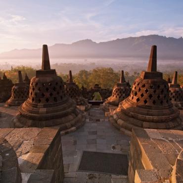 บุโรพุทโธในยามพระอาทิตย์ขึ้น