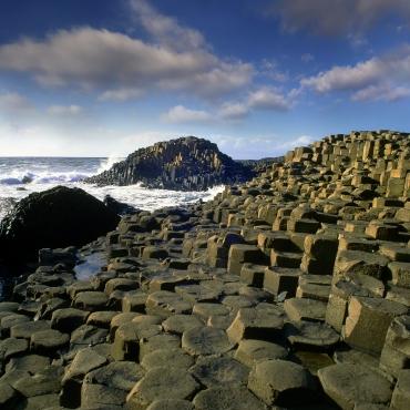 เสาหิน (Giant's Causeway)