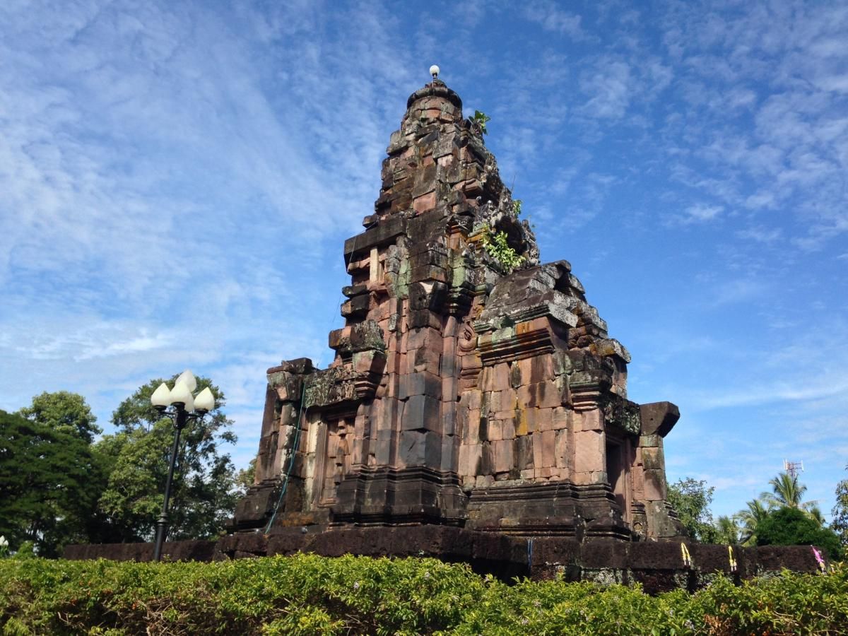 4 วัดสวยสกลนคร