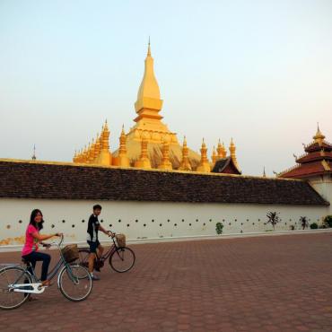 ปั่นจักรยานไปสักการะพระธาตุหลวงเวียงจันทน์