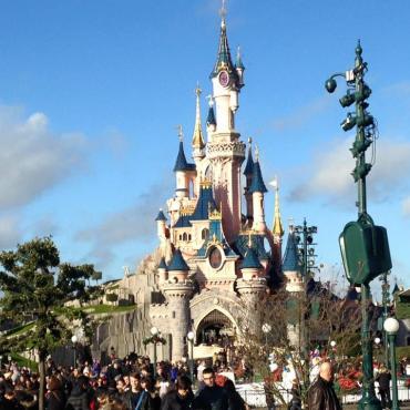เดินตามหาตะวันในวันที่ฟ้าไม่เป็นใจ (Disneyland Paris)
