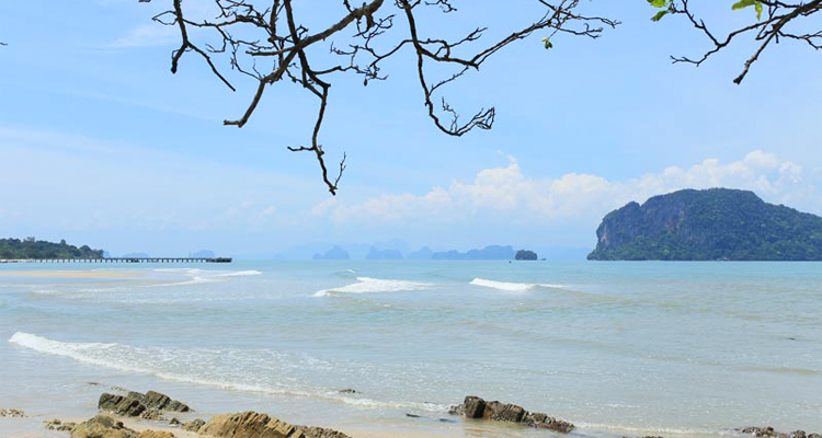 เกาะยาวใหญ่วิลเลจ, รีสอร์ทติดทะเล