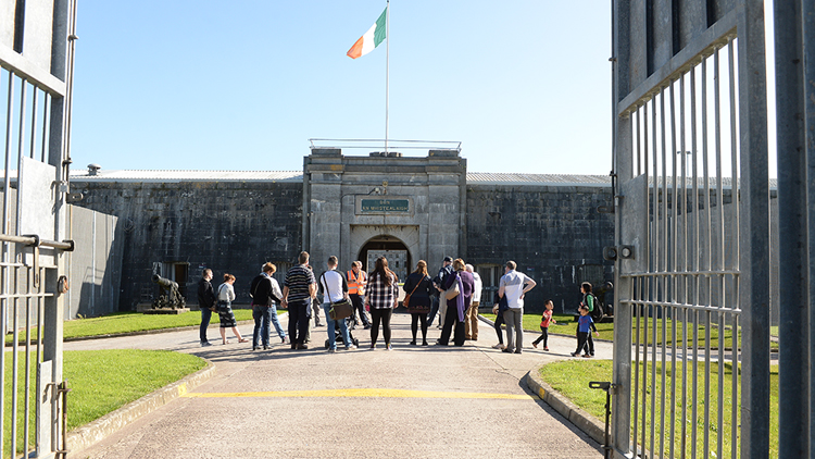 Spike Island, เกาะสไปค์