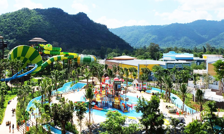 พาเด็กเที่ยวที่ Scenical World Scenical World