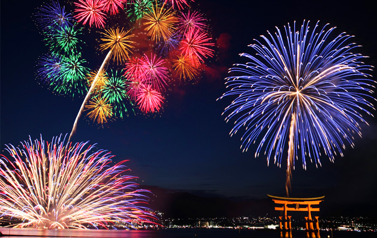 เทศกาล Miyajima Water Fireworks ประเทศญี่ปุ่น เที่ยวญี่ปุ่น, เที่ยวศาลเจ้าอิสึคุชิมะ