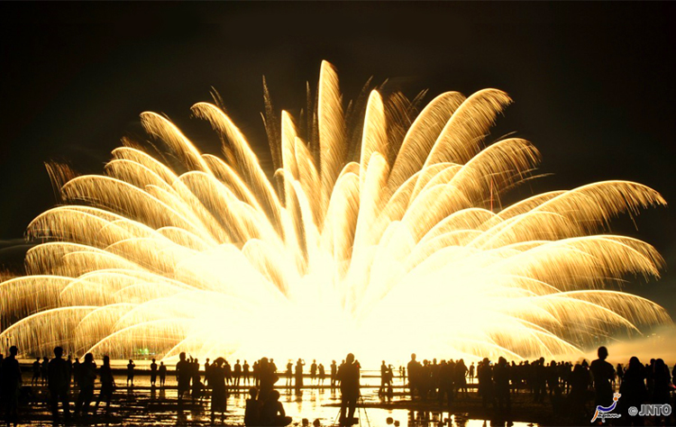 เทศกาล Miyajima Water Fireworks ประเทศญี่ปุ่น เที่ยวญี่ปุ่น, เที่ยวศาลเจ้าอิสึคุชิมะ