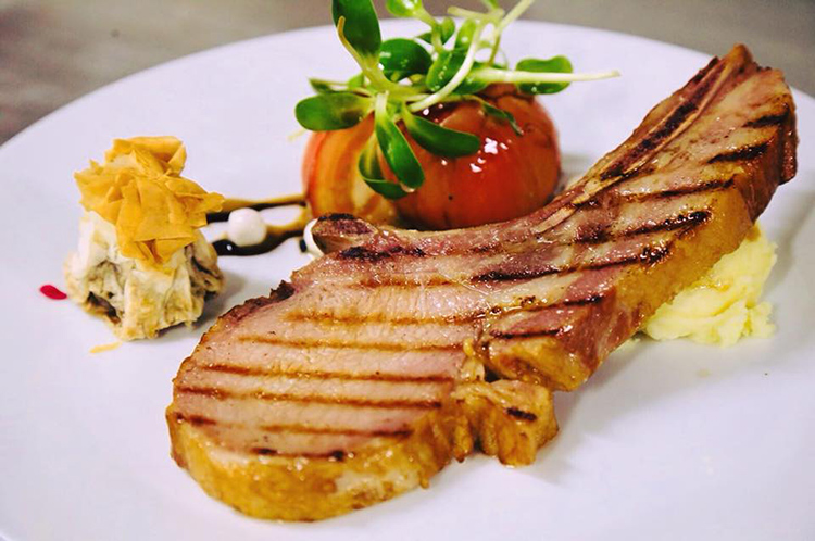 แฮมพอร์คชอปรมควัน, ร้าน Ribs Mann เขาใหญ่, ร้านอาหารเขาใหญ่