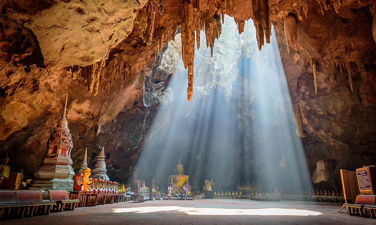 พาแม่เที่ยวเพชรบุรีที่ถ้ำเขาหลวง เพชรบุรี, ถ้ำเขาหลวง