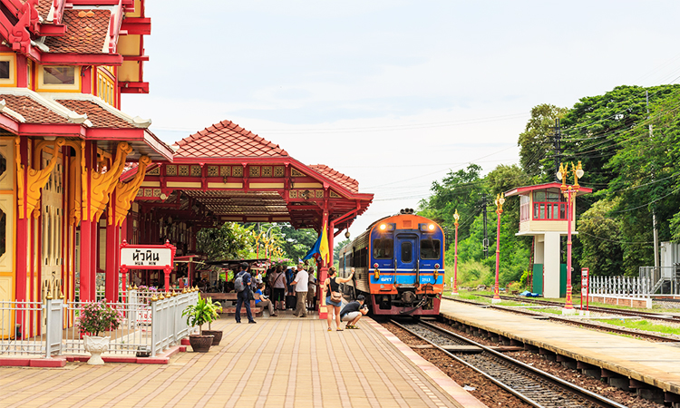 พาแม่เที่ยวประจวบ เที่ยวสถานีรถไฟหัวหิน เที่ยวประจวบ, สถานีรถไฟหัวหิน