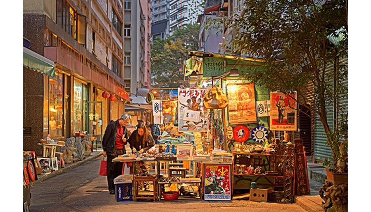 Cat Street Market ตลาดกลางคืนในฮ่องกง Cat Street Market