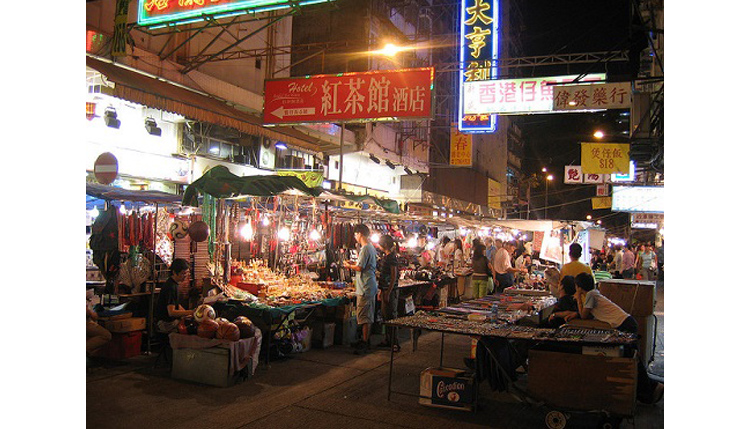 Ladies Market ตลาดกลางคืนในฮ่องกง Ladies Market