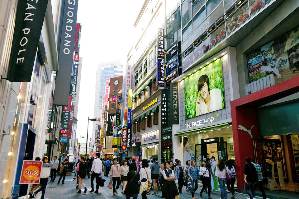 เมียงดง Myeong Dong เที่ยวเกาหลี , ช้อปปิ้ง