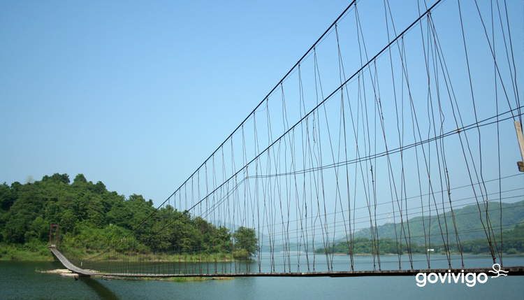 สะพานแขวน เขื่อนแก่งกระจาน, เที่ยวเพชรบุรี