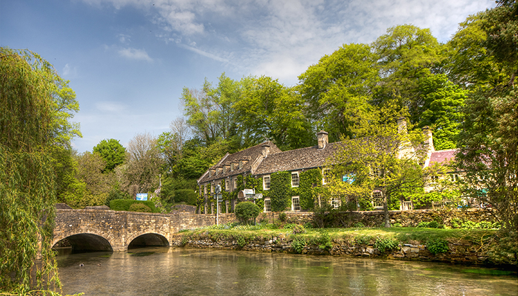 หมู่บ้านไบเบอร์รี่, สหราชอาณาจักร Bibury, United Kingdom ไบเบอร์รี่, สหราชอาณาจักร Bibury, United Kingdom
