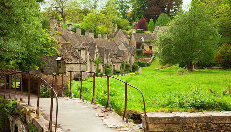หมู่บ้านไบเบอร์รี่, สหราชอาณาจักร Bibury, United Kingdom ไบเบอร์รี่, สหราชอาณาจักร Bibury, United Kingdom