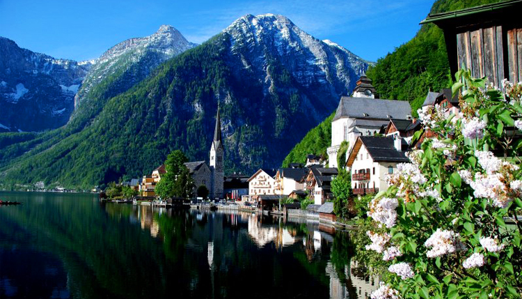 ฮัลล์สตัท, ประเทศออสเตรียเมืองแห่งทะเลสาบ ฮัลล์สตัท, ออสเตรีย Hallstatt, Austria